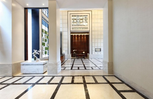 Makati Diamond Residences image 1